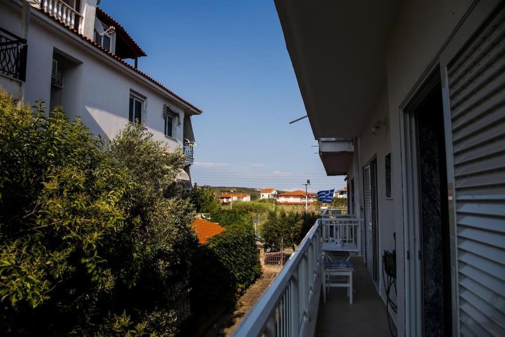 Blue Theros Apartments Паралия Дионисиу Екстериор снимка